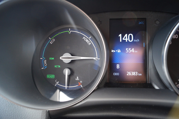 Toyota C-HR Hybrid - расход топлива