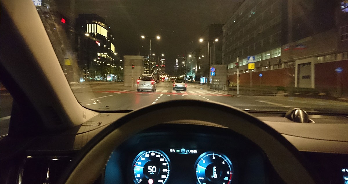 Volvo S90 - поездка в ночное время