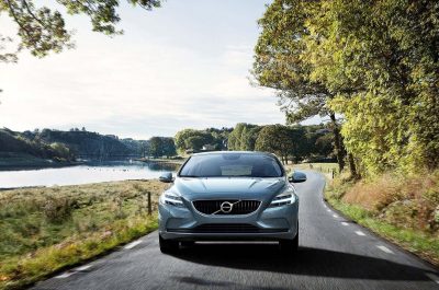 2017 Volvo V40 - тест драйв (продолжительный) 4