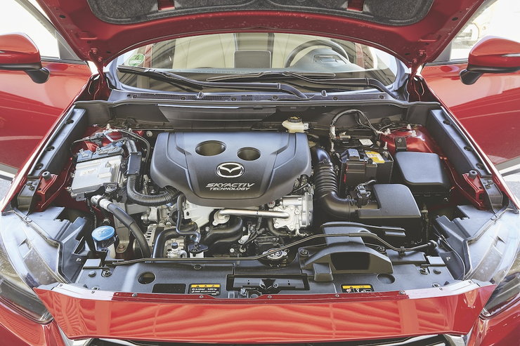 Дизельный двигатель с рабочим объемом 1,5 л и мощностью 105 лошадиных сил - это собственная конструкция Mazda.
