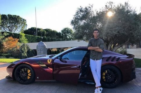 Итальянский суперкар за более чем 350 тысяч фунтов приобрел известный футболист