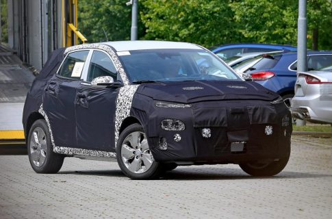 Новый электромобиль Hyundai Kona EV уже проходит испытания на дорогах (шпионские фото)