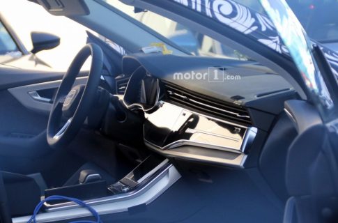Новый кроссовер 2019 Audi Q8 — интерьер