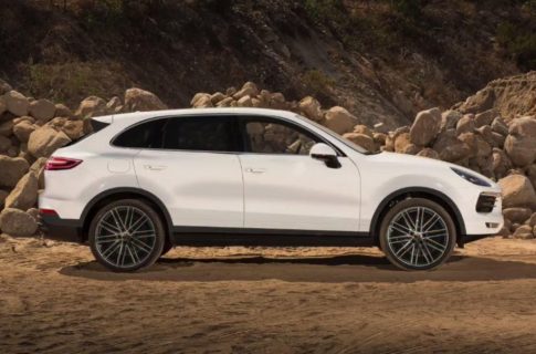 Новый Porsche Cayenne представлен на официальном тизерном эскизе