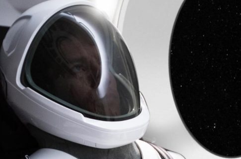 Tesla: не электромобилями едиными или Илон Маск презентовал космический костюм SpaceX