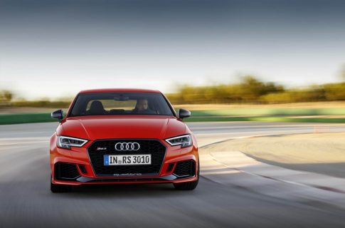 Тест-драйв Audi RS3 2017 модельного года