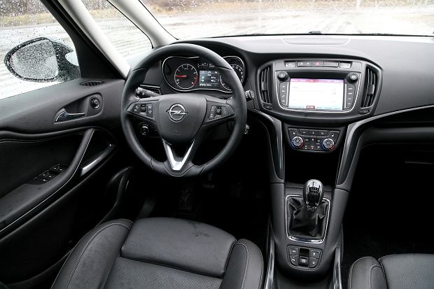 Центральная панель Opel Zafira 2017
