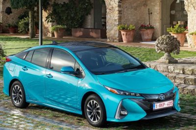 Тест-драйв Toyota Prius Plug-in 2017 - проверяем правдивость расхода топлива 2,5 л на 100 км пробега? 10