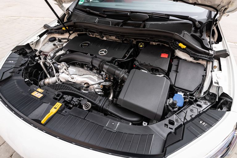 2021 Mercedes-Benz GLA250 4Matic - двигатель