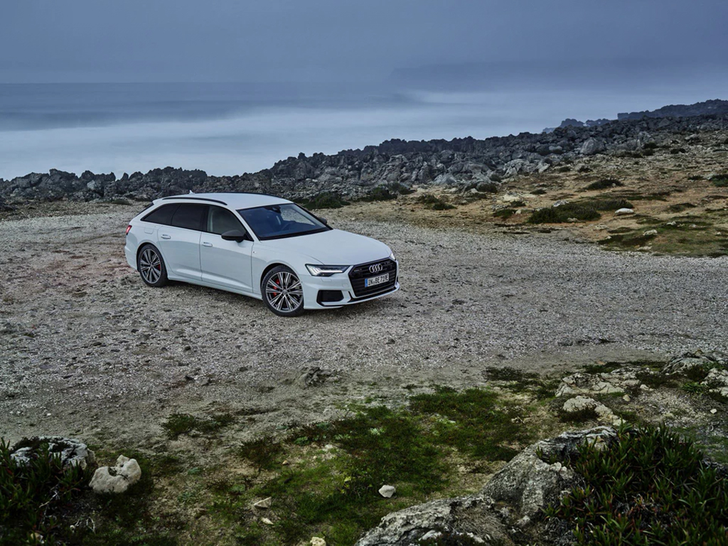 Новая Audi A6 Avant Hybrid - обзор 1