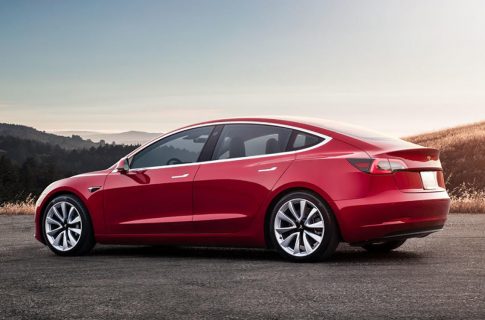 Tesla випустить недорогий електричний хетчбек