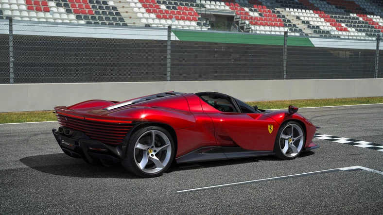 Ferrari Daytona SP3 - новая икона в линейке итальянского производителя 2